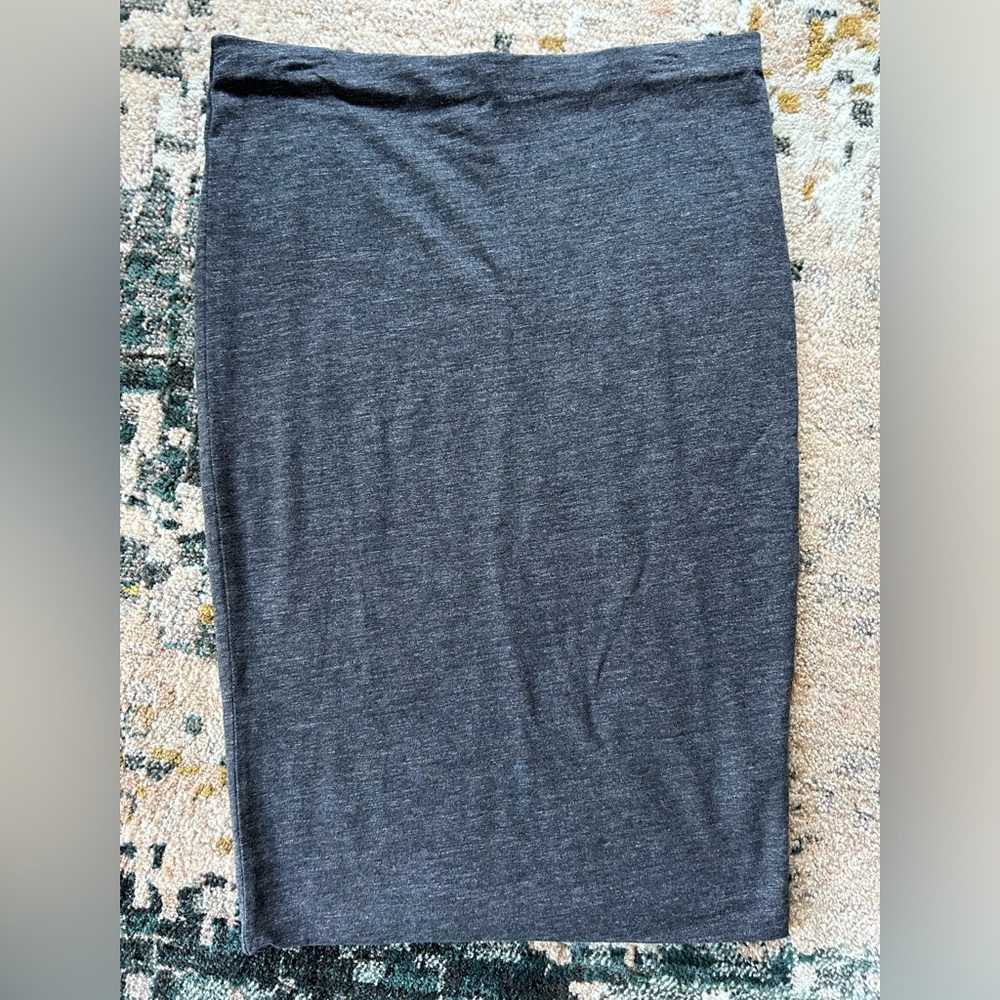 H&M Bodycon Midi skirt Size Medium